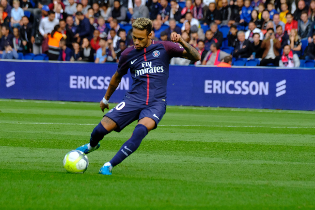 CM：米兰和尤文都在关注法国U21国门雷斯特（CM：米兰与尤文同时关注法国U21门将雷斯特）