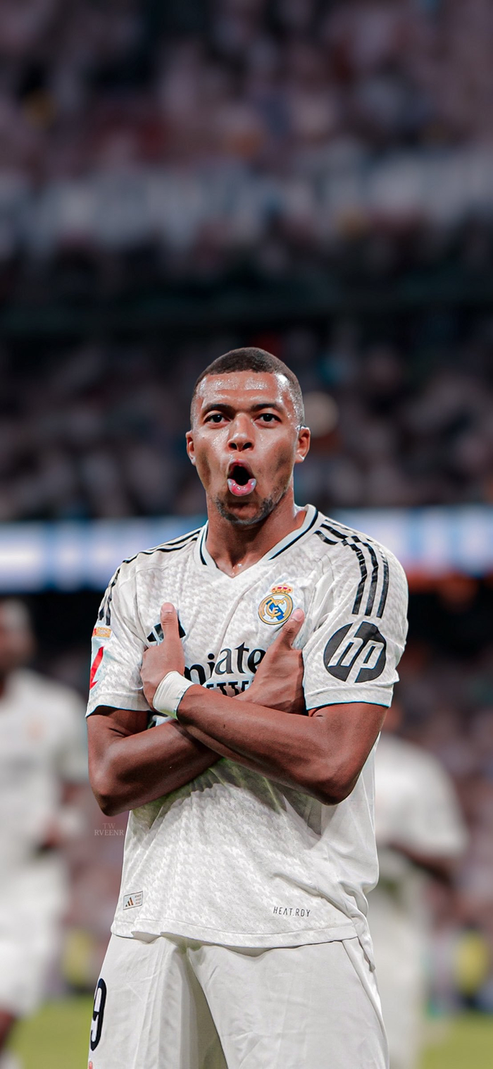 K联赛球队浦项铁人官方社媒账号发布公告称，球队中...（K联赛浦项铁人通过官方社媒发布通告：队内...）