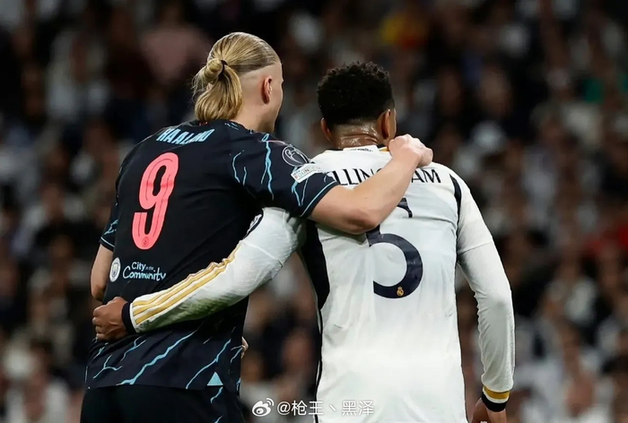 热那亚2-1萨索洛，厄斯蒂高破门，马利诺夫斯基建功（厄斯蒂高、马利诺夫斯基相继进球，热那亚2-1击败萨索洛）