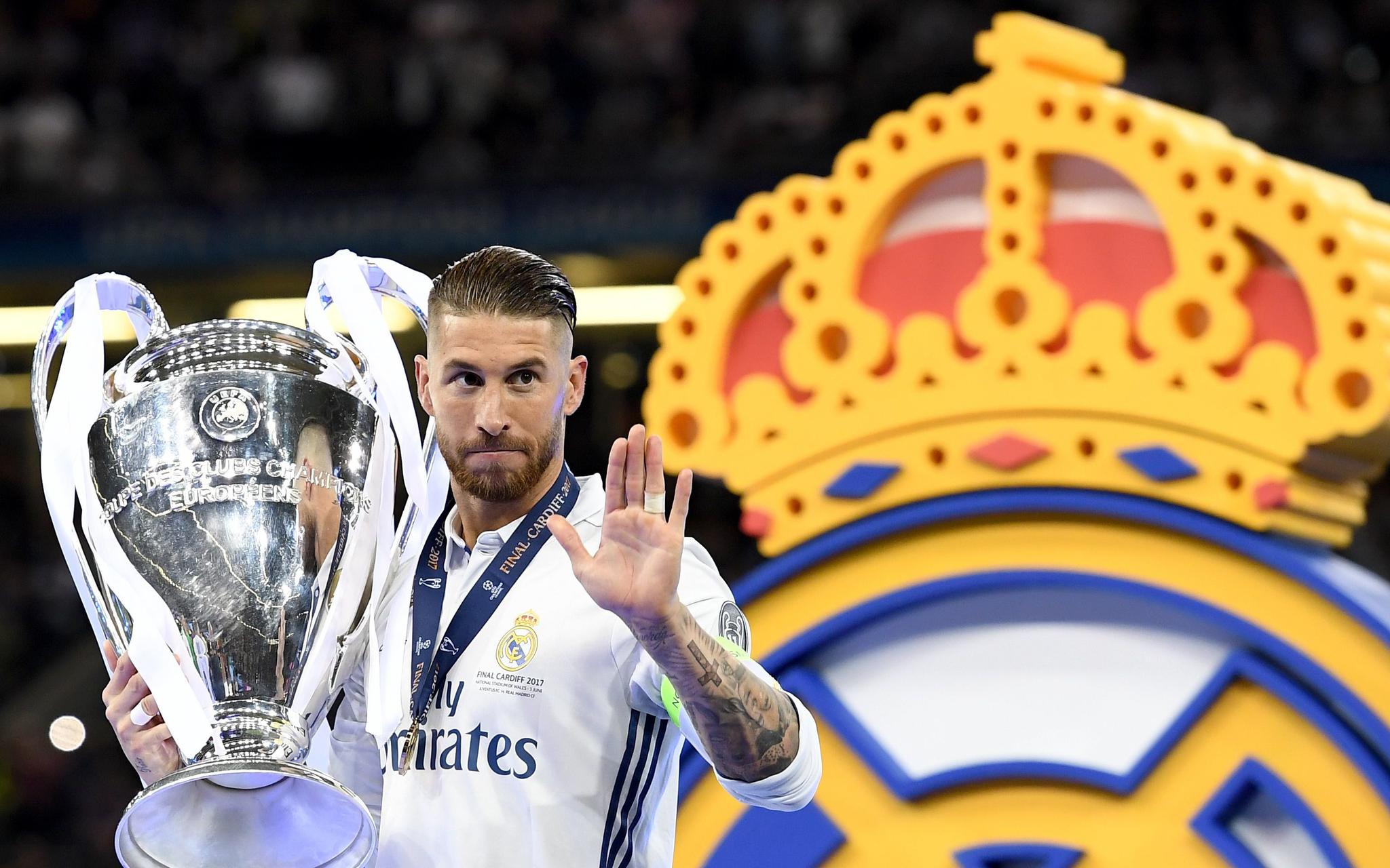 詹姆斯关键时刻稳住全队（关键时刻詹姆斯力挽狂澜稳住球队）