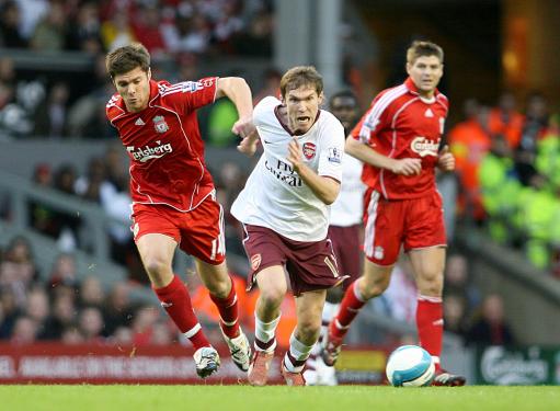 浓眉：我跟克里斯蒂没聊过被交易的事，他已经逐渐走出来了（浓眉称未与克里斯蒂讨论交易 他已逐步走出阴影）