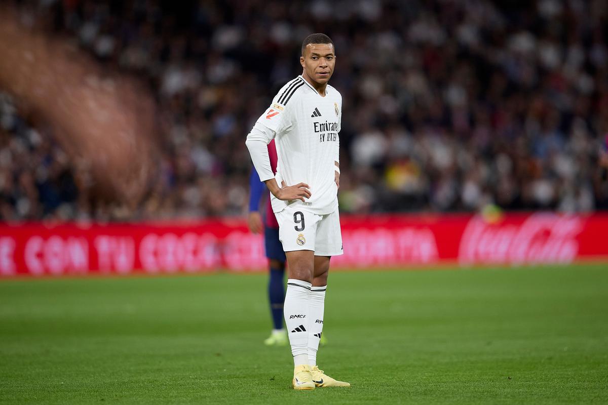 布斯克茨：梅西造访诺坎普？巴萨的大门永远为他敞开（布斯克茨：若梅西再访诺坎普，巴萨永远向他敞开大门）