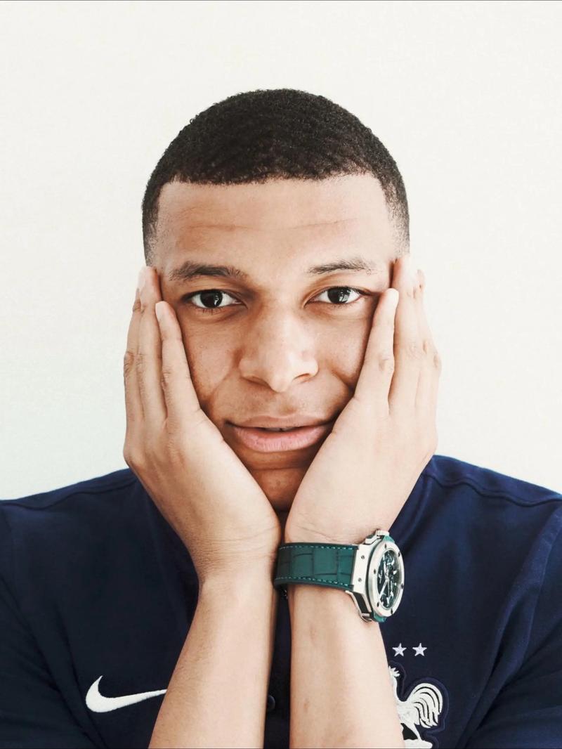 利物浦主帅阿利松表示萨拉赫缺席对阵国际米兰比赛他所作所为后果（阿利松：萨拉赫缺席战国米需承担后果）