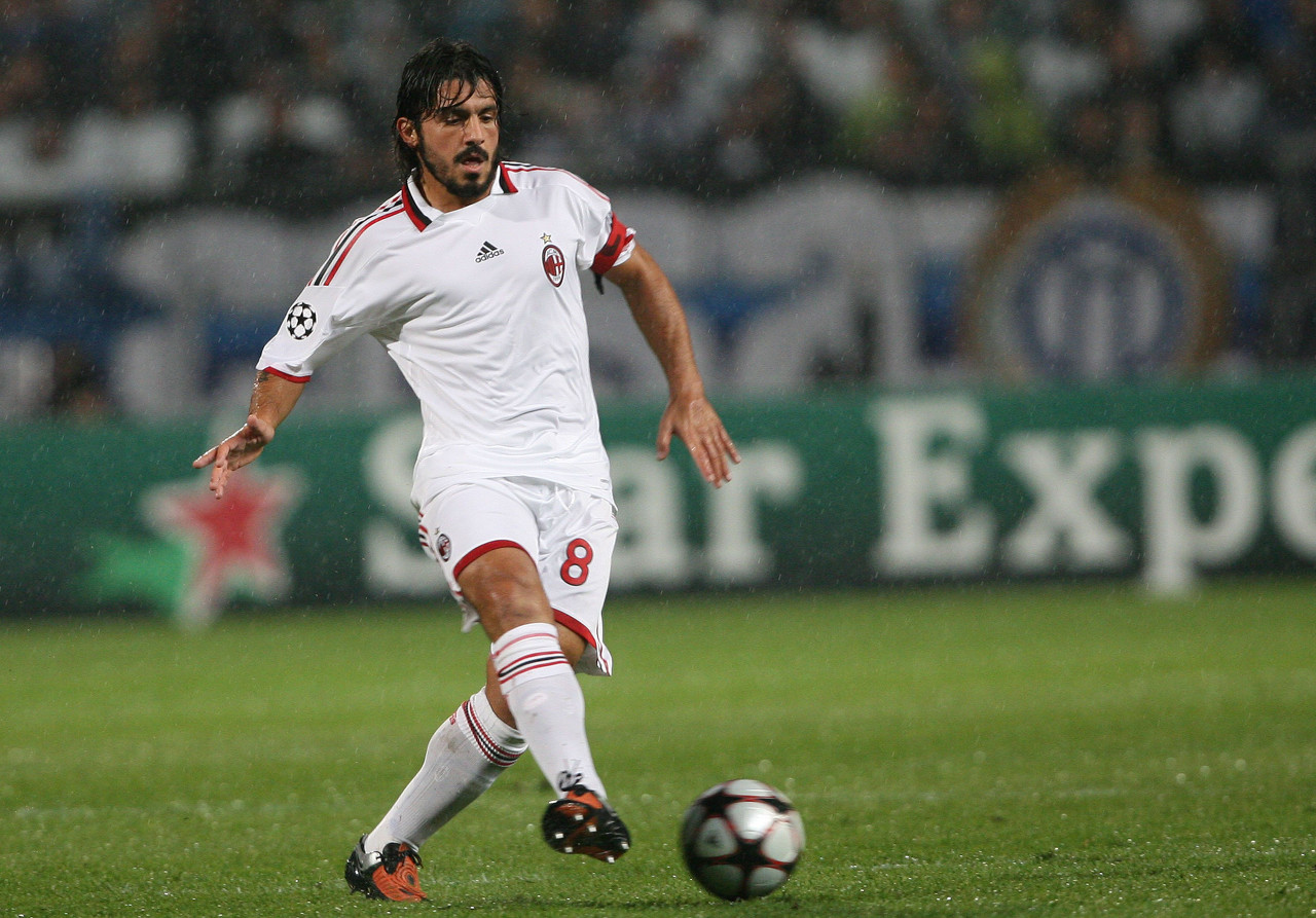 记者：德容因个人事务缺席对阵阿拉维斯的比赛（记者：德容因私事无缘与阿拉维斯之战）