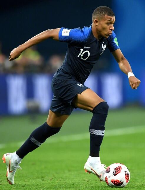 法国客战阿塞拜疆：埃基蒂克、恩昆库首发，舍瓦利耶出战（法国客场对阵阿塞拜疆：埃基蒂克、恩昆库先发，舍瓦利耶登场）