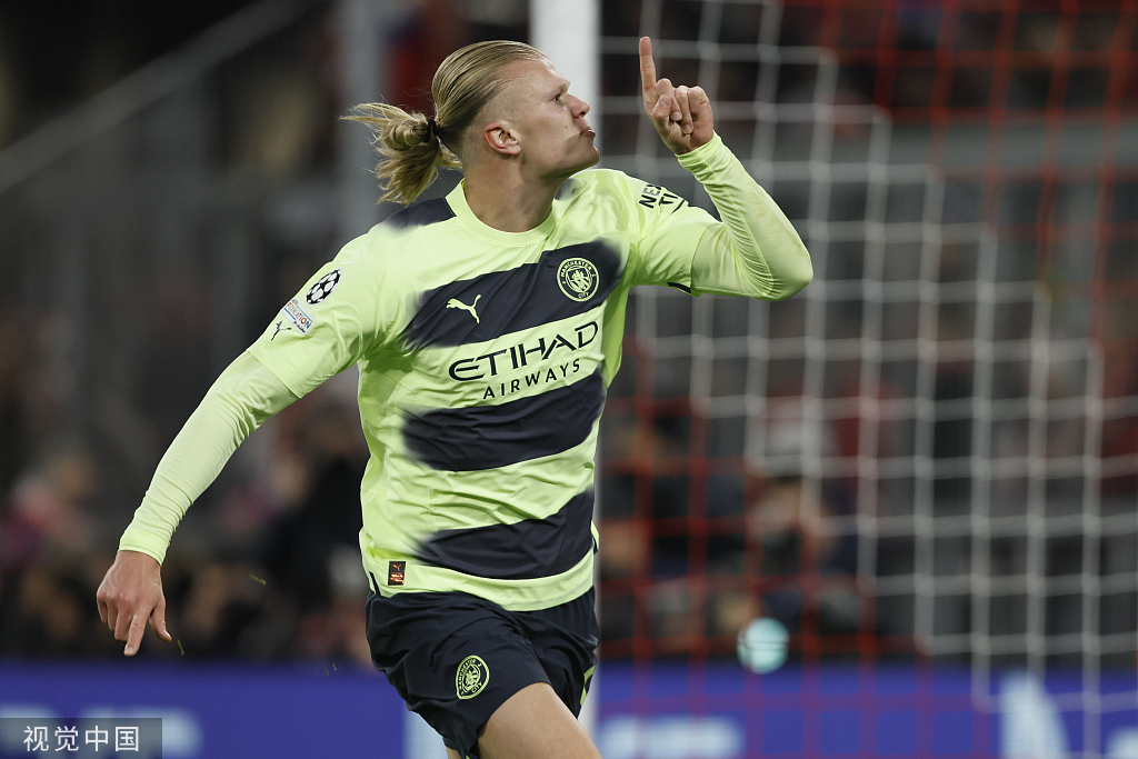 李帅：从未想过来到海港能拿到三个中超冠军和一个足协杯冠军（李帅直言：没想到在海港能斩获三座中超冠军与一座足协杯）