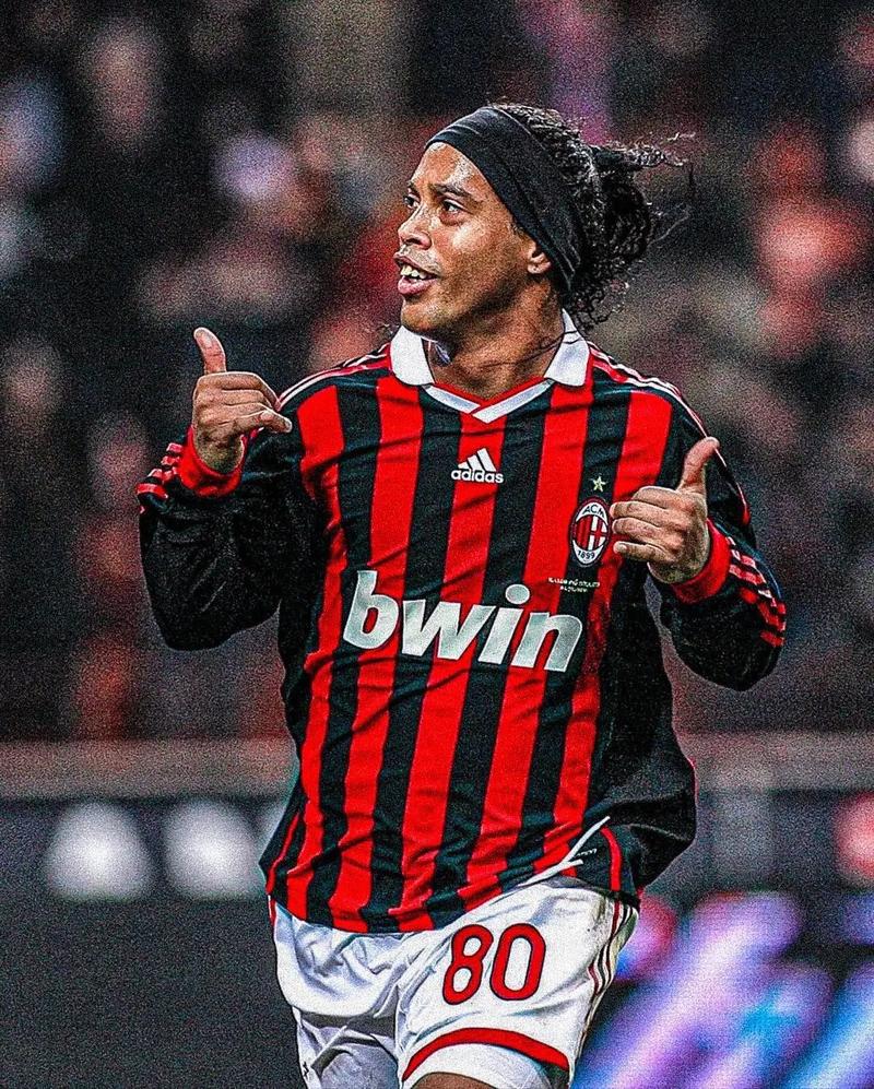 半场战报：申花2-0津门虎，阿苏埃破门，吴曦点射（上半场：申花2-0领先津门虎，阿苏埃破门，吴曦点球建功）