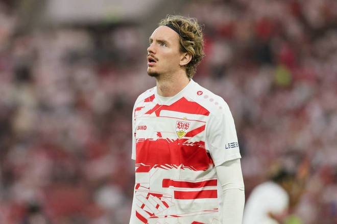 广东男篮在俱乐部杯赛中以90-70战胜广州男篮，小将王洪泽表现突出，阵容实力强劲。（俱乐部杯赛：广东男篮90-70击败广州，王洪泽高光，阵容实力尽显）